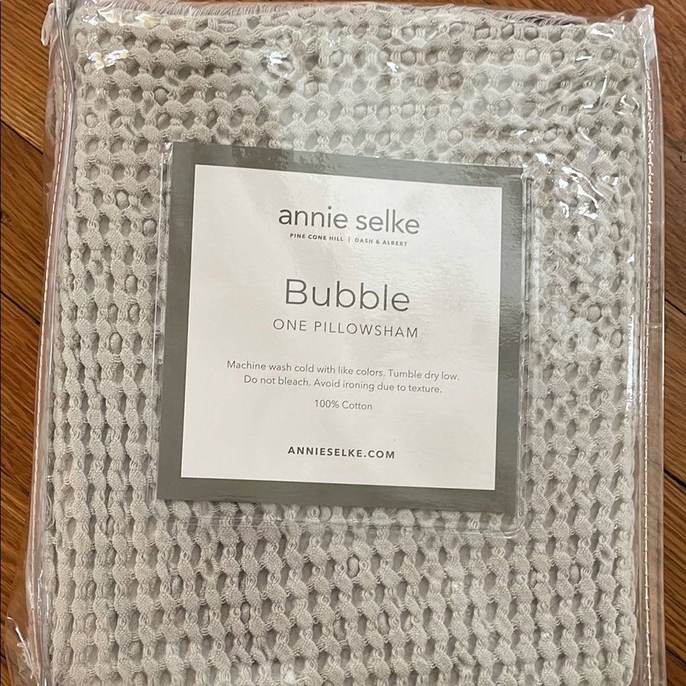 Bubble Matelassé Pillow